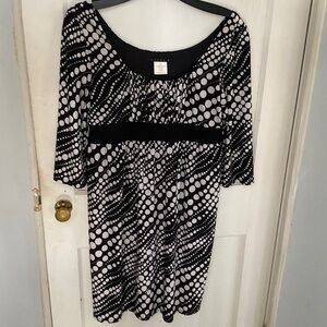 Soft and cute 3/4 sleeve dress. Size large